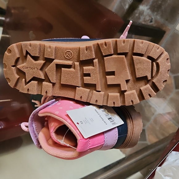 Little Girl Shoes - Picture 3 of 4